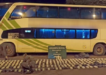 Secuestran en un colectivo más de 200 teléfonos celulares sin declarar