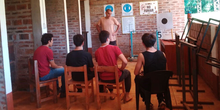 SEMILLERO. El instructor Walter Flores estará al frente de los juveniles.