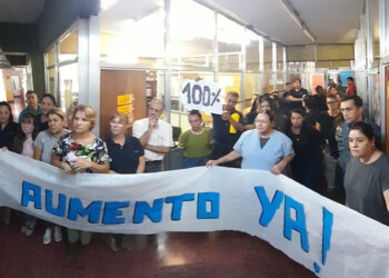 Trabajadores de Salud Pública exigen aumento del 100% en sus salarios