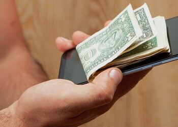 Por la crisis, uno de cada dos jóvenes argentinos está en busca de una changa digital