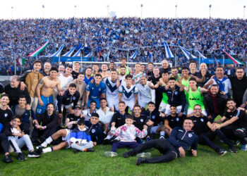 Vélez ganó por penales y definirá la Copa de la Liga ante Boca o Estudiantes