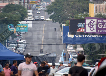 Protesta policial: malestar de comerciantes por el bloqueo de la Uruguay