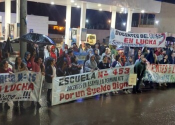 Los docentes intensifican reclamo y el CGE verificará si cumplen tareas