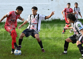 Pádel: el semillero del país copa las canchas de Posadas