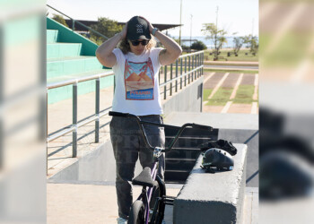 El sueño de París, lejos