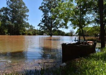 Alerta inundaciones: localidades correntinas cercanas al río Uruguay en alerta naranja