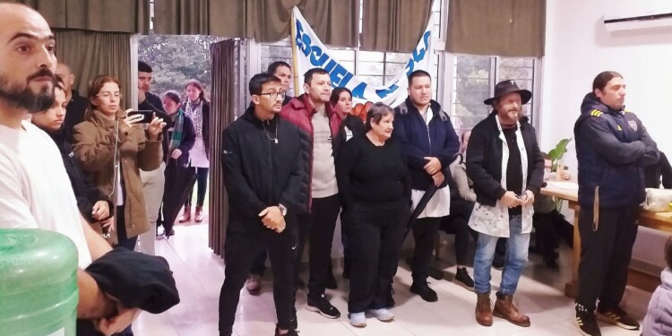 Docentes se hicieron presentes en la sesión ordinaria del Concejo en El Soberbio. Foto: Martín Cornell