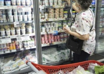 De cuánto estima el Gobierno que será la inflación en 2024 y a cuánto estará el dólar