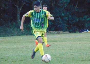 Fútbol de Eldorado: Barrio Obrero ganó y acaricia la clasificación