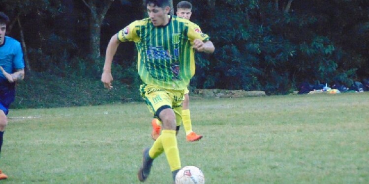 AL FRENTE. El team de Puerto Esperanza manda en soledad en el Grupo A.
