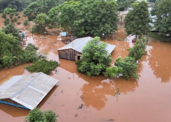 Río Uruguay en crecida: el agua sobrepasó los 15 metros y hay más familias evacuadas en El Soberbio