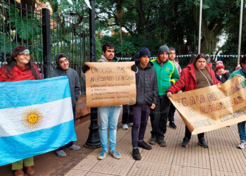 Movilización pacífica en Posadas en contra de la desregulación del sector de discapacidad
