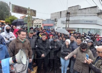 Protesta policial: el juez de turno dialogó con los voceros y la orden de desalojo sigue firme