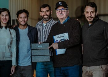 El gobernador Passalacqua visitó la fábrica de madera plástica “Terekuá”