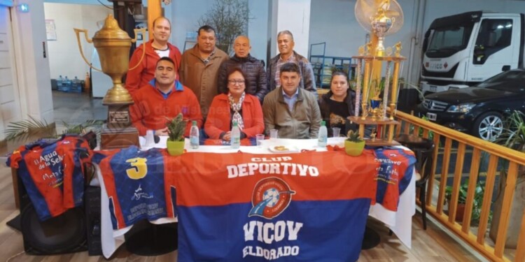 OFICIAL. La presi del club junto con Vergara, el impulsor de la idea.