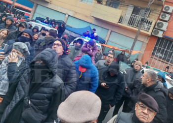 Policías en acampe amenazan con profundizar la medida