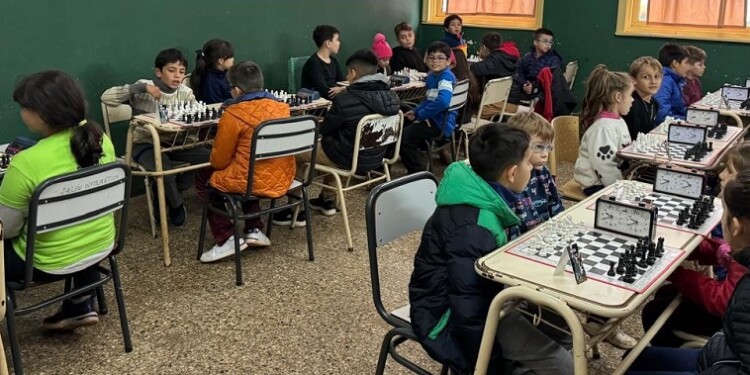 EN COMPETENCIA. La segunda se disputó en la Escuela 304 de Oberá.