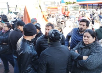 Arjol fue a la protesta y lo cruzaron manifestantes por apoyo a Milei