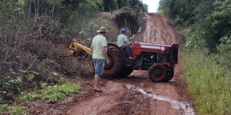 ABANDONO. Sin un parque vial en condiciones, el municipio no realiza los mantenimientos de los caminos, por lo que los mismos empeoran con cada lluvia que cae en la zona.