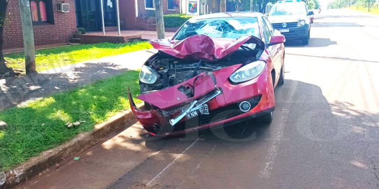 COMISARÍA NOVENA. El automóvil fue secuestrado y permanece frente a la seccional de la avenida 147 en el acceso a Itaembé Miní.