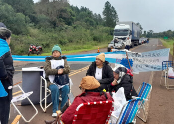 Docentes profundizan el reclamo salarial con cortes de rutas y marchas