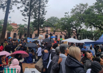 Movilización de docentes misioneros en Posadas y tensión en la Normal Mixta