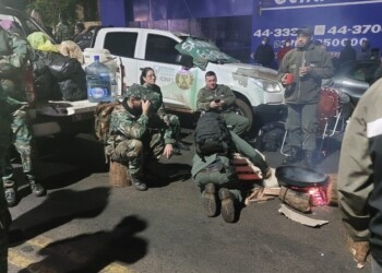 Guardaparques se sumaron al reclamo salarial frente al Comando Radioeléctrico