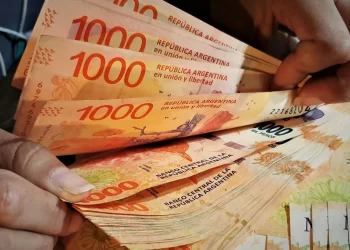 Aguinaldo: qué beneficiarios de planes sociales y jubilados podrán cobrarlo