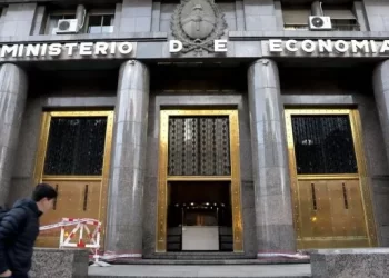 El Gobierno alcanzó superávit financiero por cuarto mes consecutivo