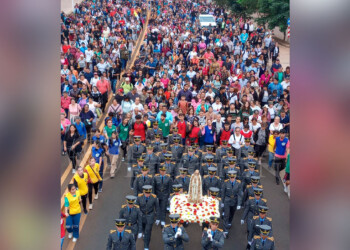 La fe y pedidos de paz movilizaron a cientos de misioneros que peregrinaron a Fátima