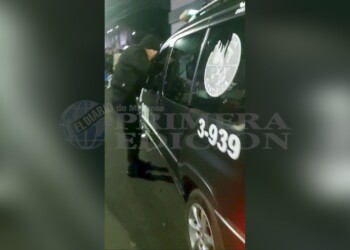 A mano armada robaron camioneta de la Policía Científica para llevarla a la protesta policial