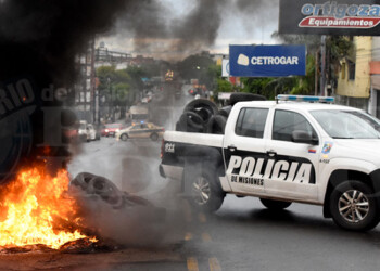 Protesta policial: tres denuncias y orden de desalojo