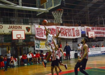 Triunfazo de Tokio bajo un ambiente hostil en Tucumán