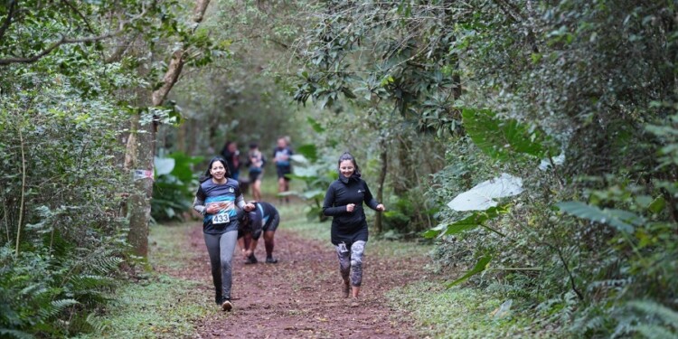 NATURALEZA. La carrera se disputó en sectores aledaños al Regimiento del Ejercito emplazado en Apóstoles.