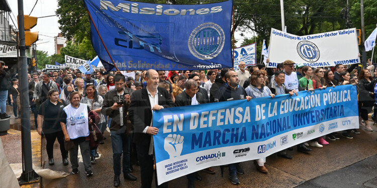 UNIDOS. Tras la marcha multitudinaria del 23 de abril, la comunidad educativa busca mantener una unidad.
