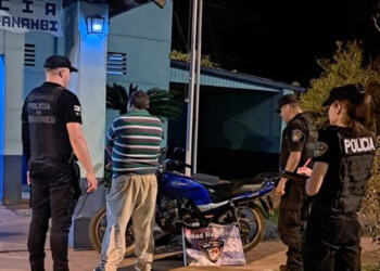Tras las rejas por hacer maniobras peligrosas en moto