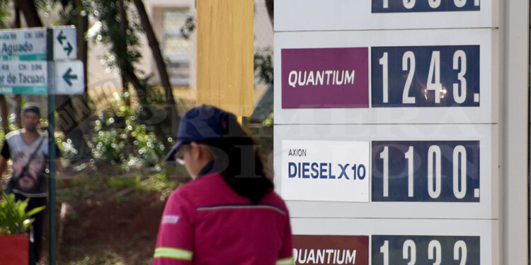 SUBA. Las estaciones de bandera Axion apenas retocaron la pizarra este sábado con el afán de ganar mercado.