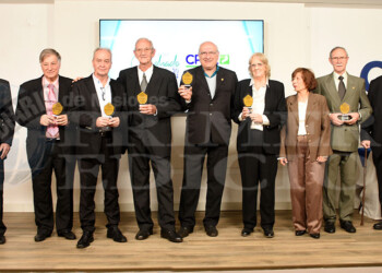 Celebrando la trayectoria de los graduados en ciencias económicas: legado de excelencia