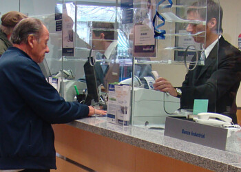 Ajuste por inflación y bono de más de un millón de pesos: en qué consiste el acuerdo salarial de los bancarios