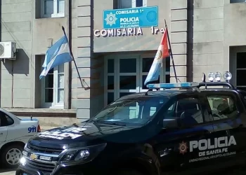 Escándalo: una policía tuvo sexo con un preso y los descubrieron por un video