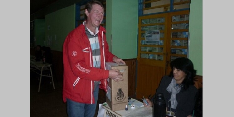 APOYO POPULAR. En las últimas elecciones generales, Krysvzuk fue el segundo candidato más votado, con poco más de mil votos por detrás del intendente electo, Roque Soboczinski.