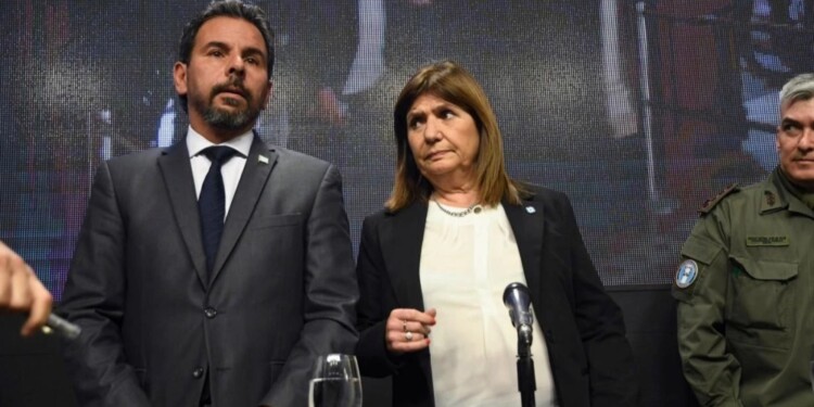 La ministra de Seguridad de la Nación, Patricia Bullrich, y el secretario de Seguridad, Vicente Ventura Barreiro / Foto archivo Télam