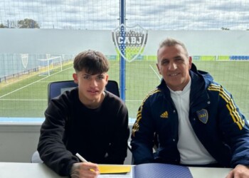 Futbolista misionero firmó su primer contrato profesional con Boca