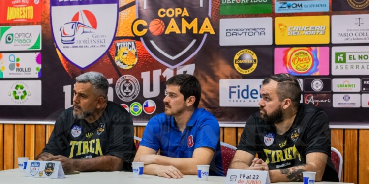 PRESENTACIÓN. En la noche del pasado martes se realizó el lanzamiento.