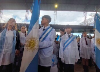 Candelaria juró lealtad en el Día de la Bandera y recordó al procer Manuel Belgrano: mirá las imágenes del acto central