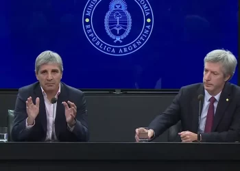 Caputo presentó la segunda etapa del plan económico y postergó la salida del cepo