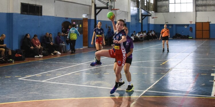 INVICTAS. Las misioneras llegan a cuartos de final con puntaje perfecto./ Prensa CAH