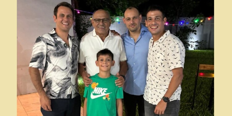 UNIDOS. Los Stanganelli a pleno para celebrar un año más juntos en el Día del Padre, con mucho camino recorrido y otros todavía por andar.