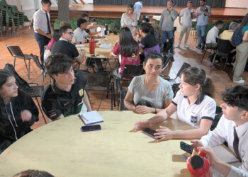 Las claves de la reunión entre los colegios, APES y concejales para organizar la Estudiantina en Posadas