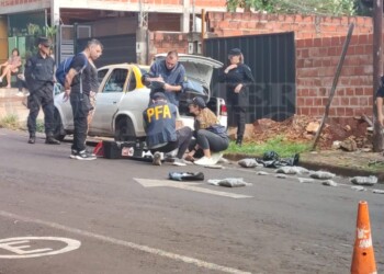 Detuvieron a dos personas en pleno “reparto” de droga a sus “clientes”